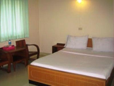 Sri Chumphon Hotel Kültér fotó